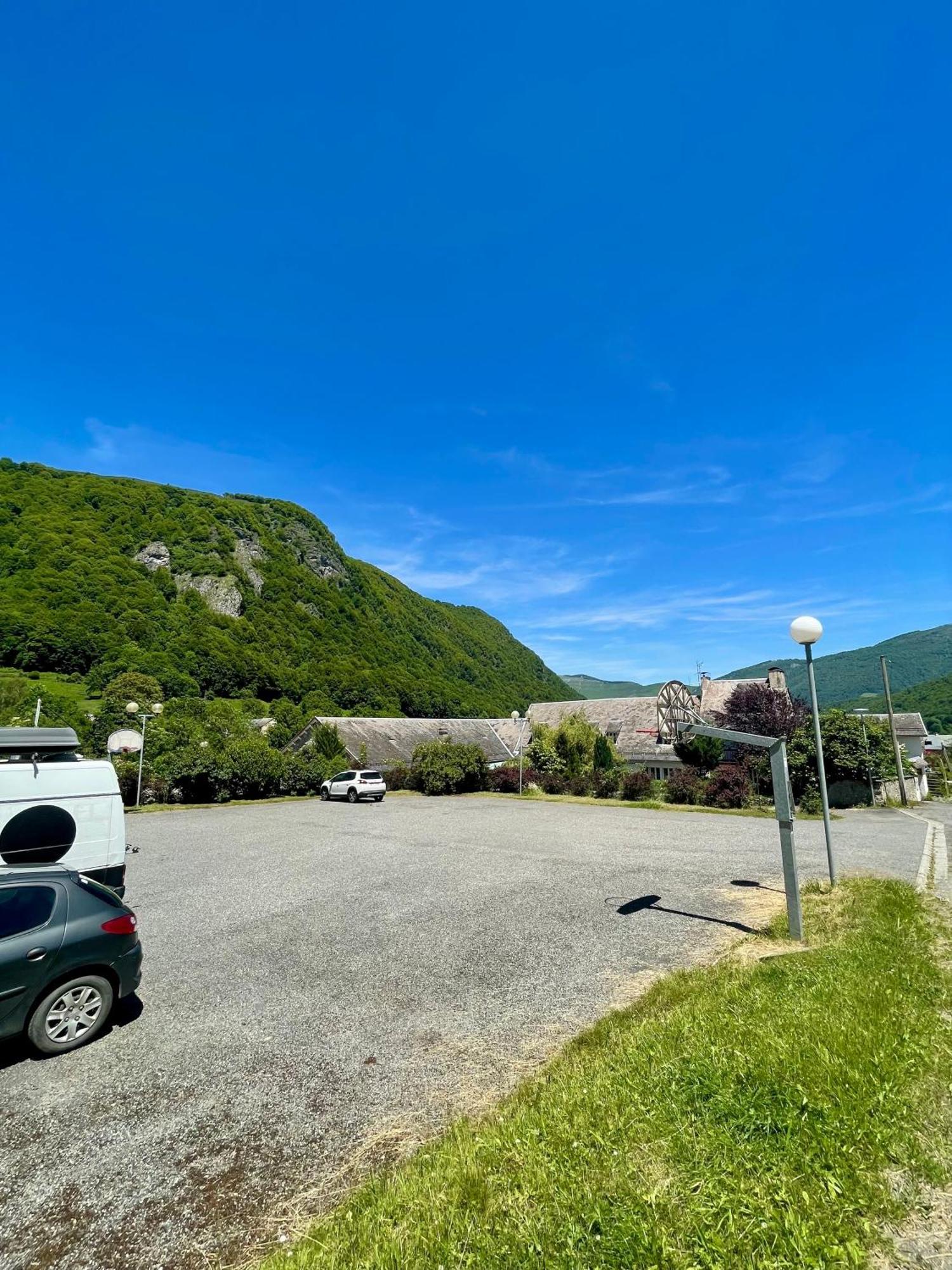 La Baleine Blanche - Chambres Campan Exterior photo