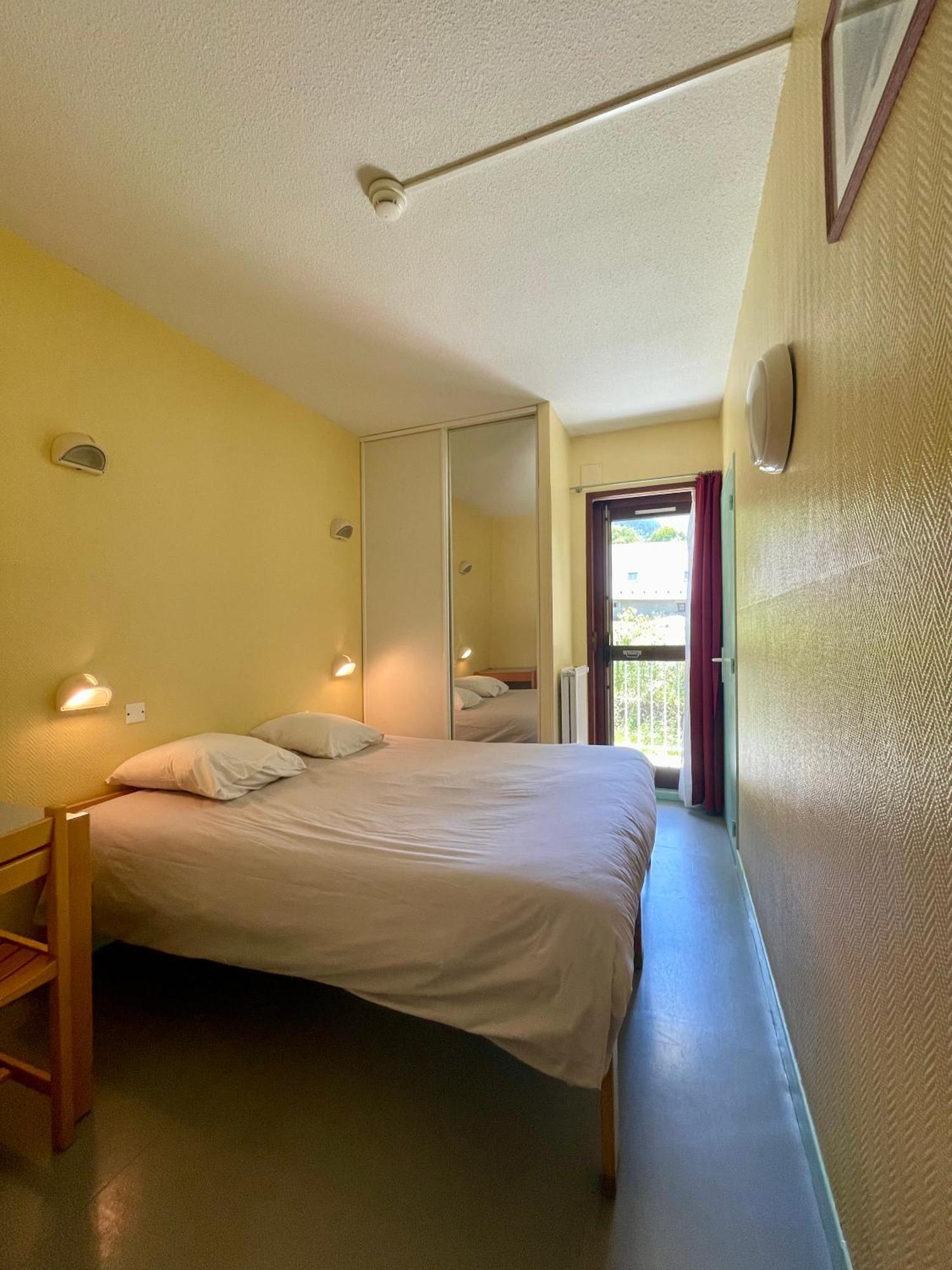 La Baleine Blanche - Chambres Campan Exterior photo