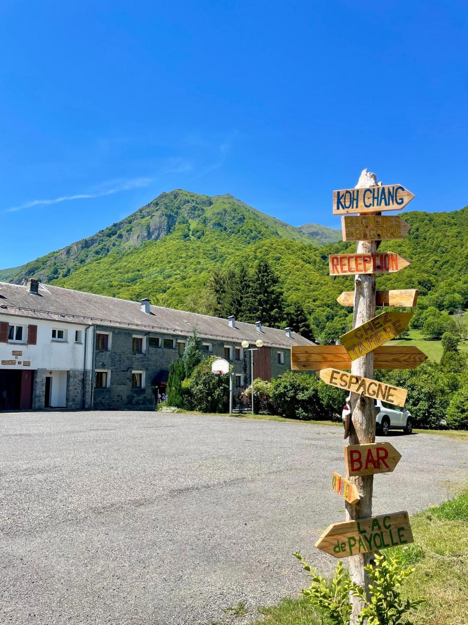 La Baleine Blanche - Chambres Campan Exterior photo
